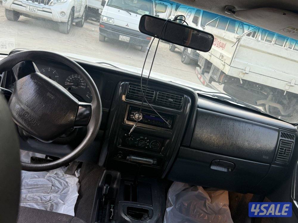 للبيع جيب شروكي 20007