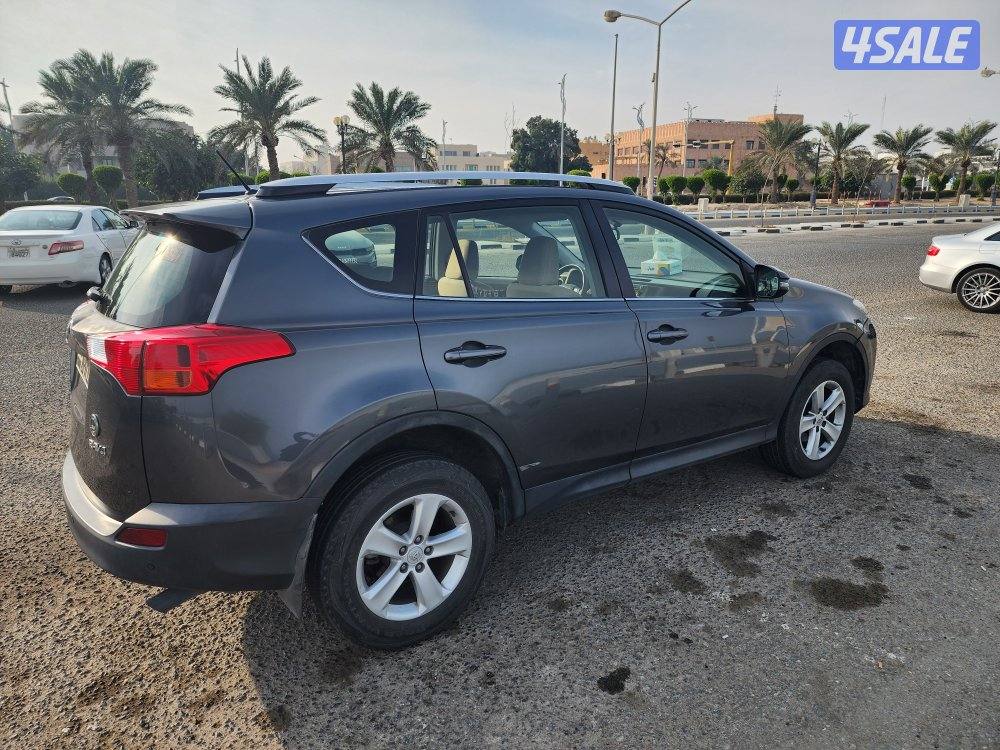 سيارة للبيع بحالة ممتازة1