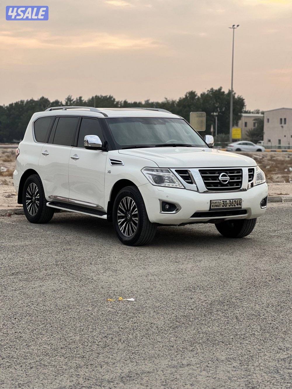 للبيع باترول 2014 بلاتنيوم 320 الفل ماشي 2570