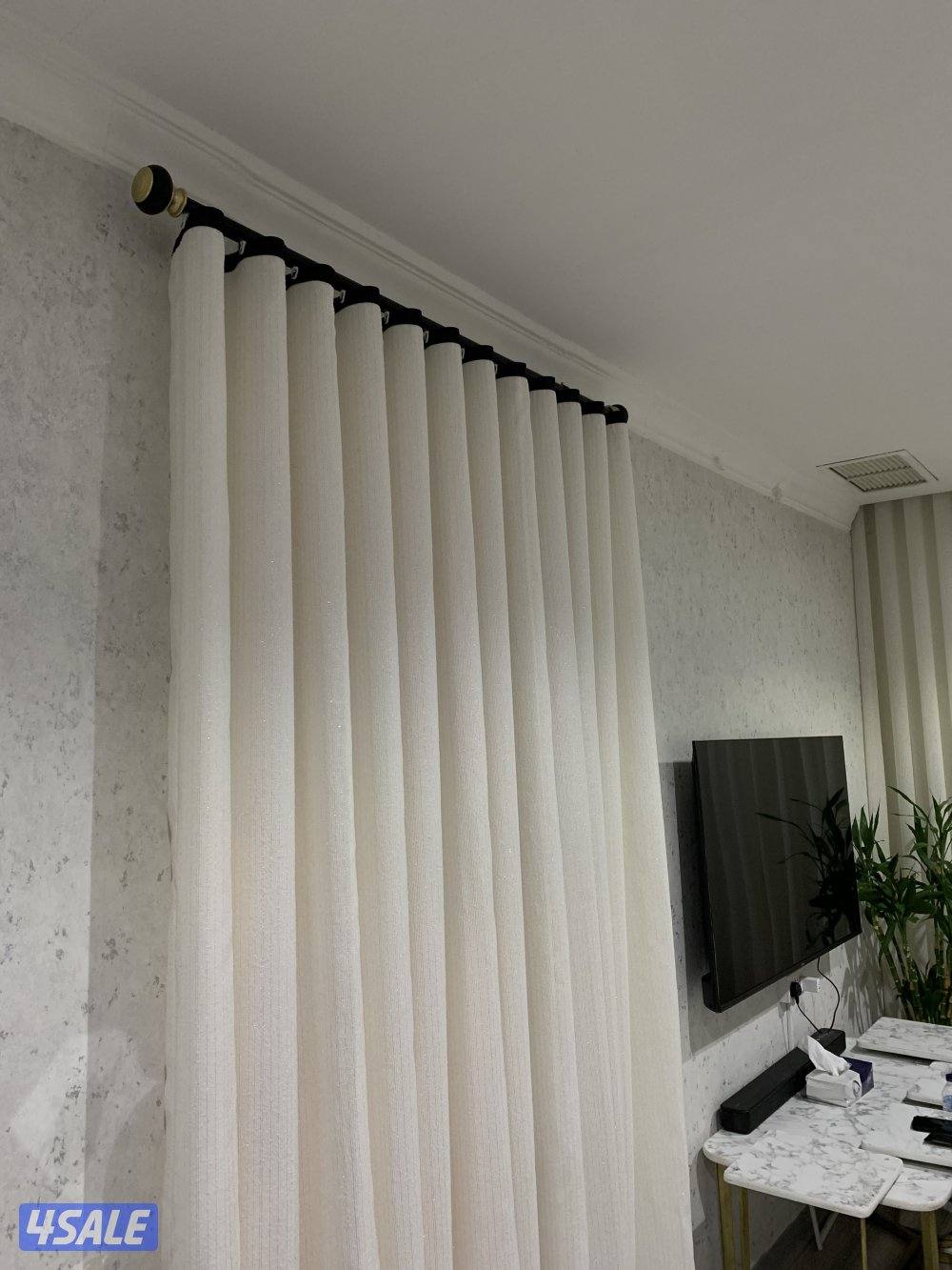 فني تفصيل وتركيب جميع أنواع الستاير1