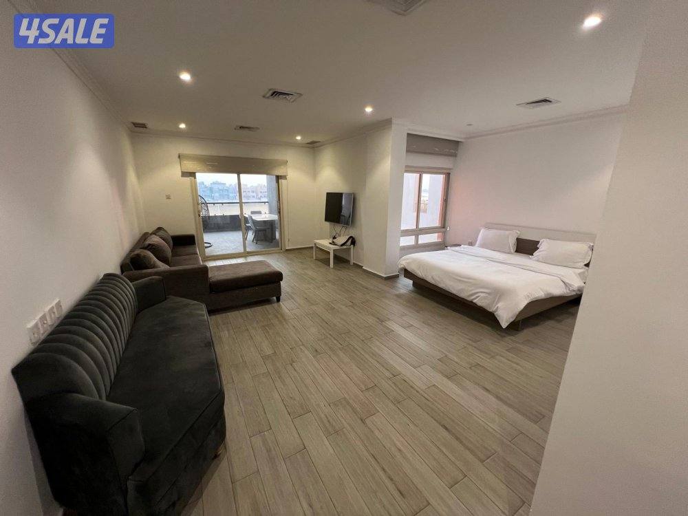 للايجار شاليه صف اول عقد سنوي 6غرف ماستر7