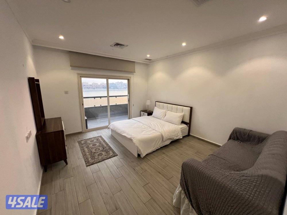 للايجار شاليه صف اول عقد سنوي 6غرف ماستر12