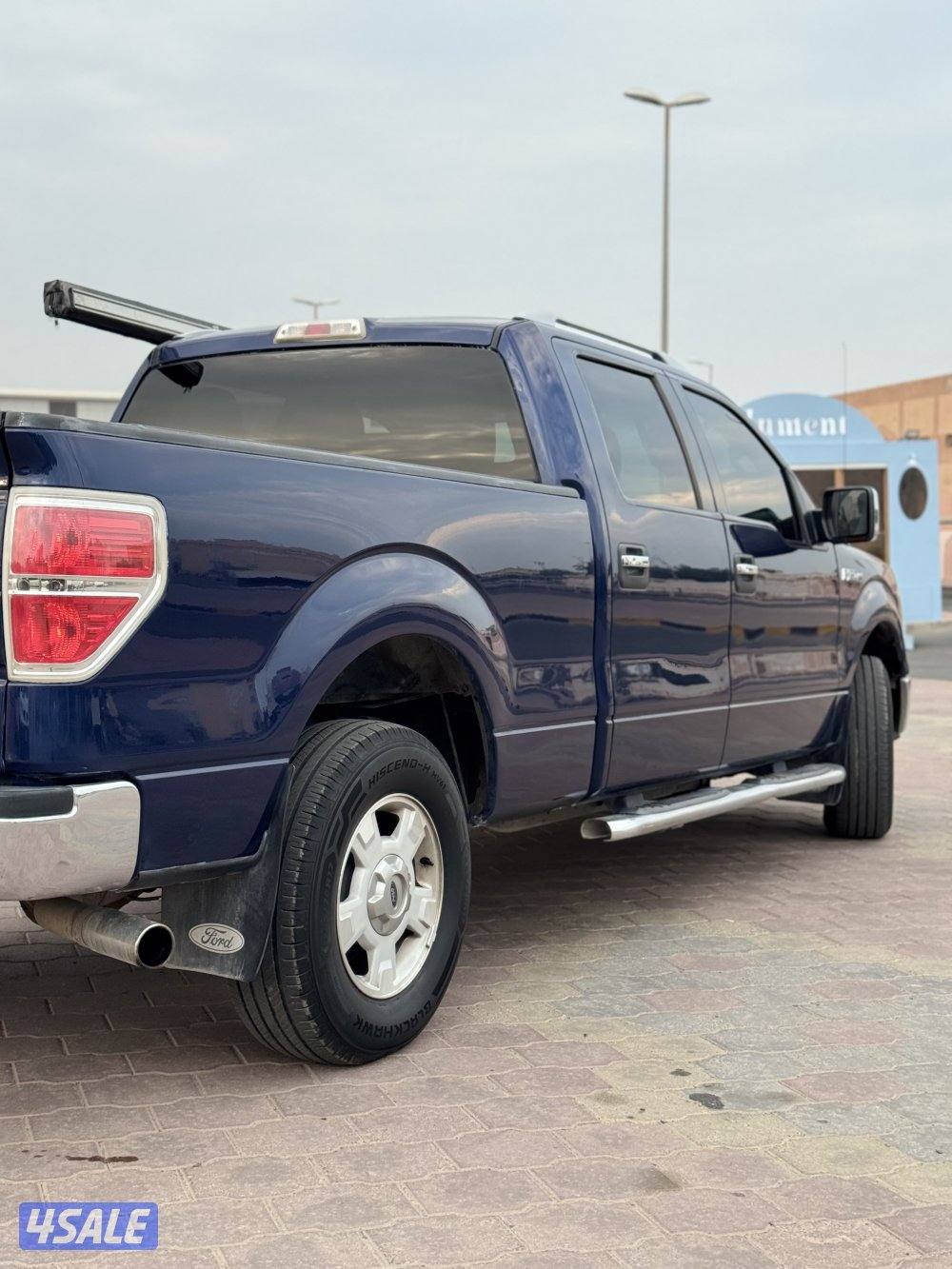 للبيع وانيت فورد F-150 بحالة نادرة1