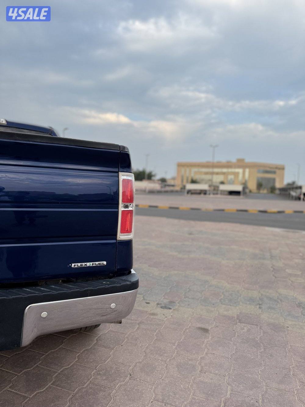 للبيع وانيت فورد F-150 بحالة نادرة3
