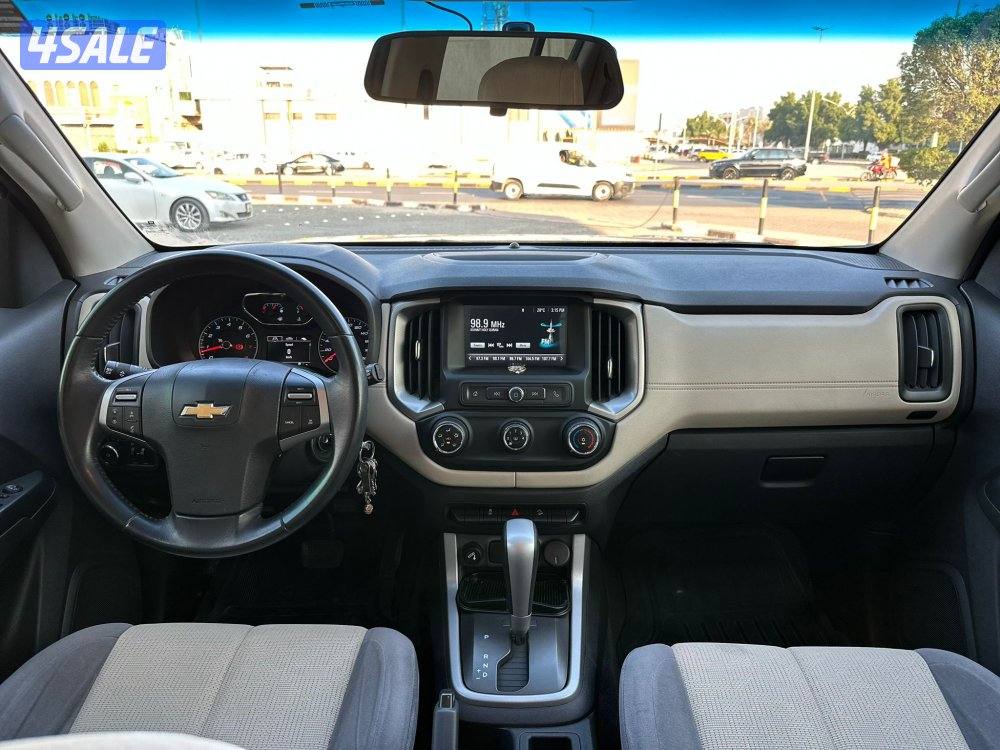 شيفروليه بليزر 
موديل 2020 
6 سلندر 
عداد: 36 الف10