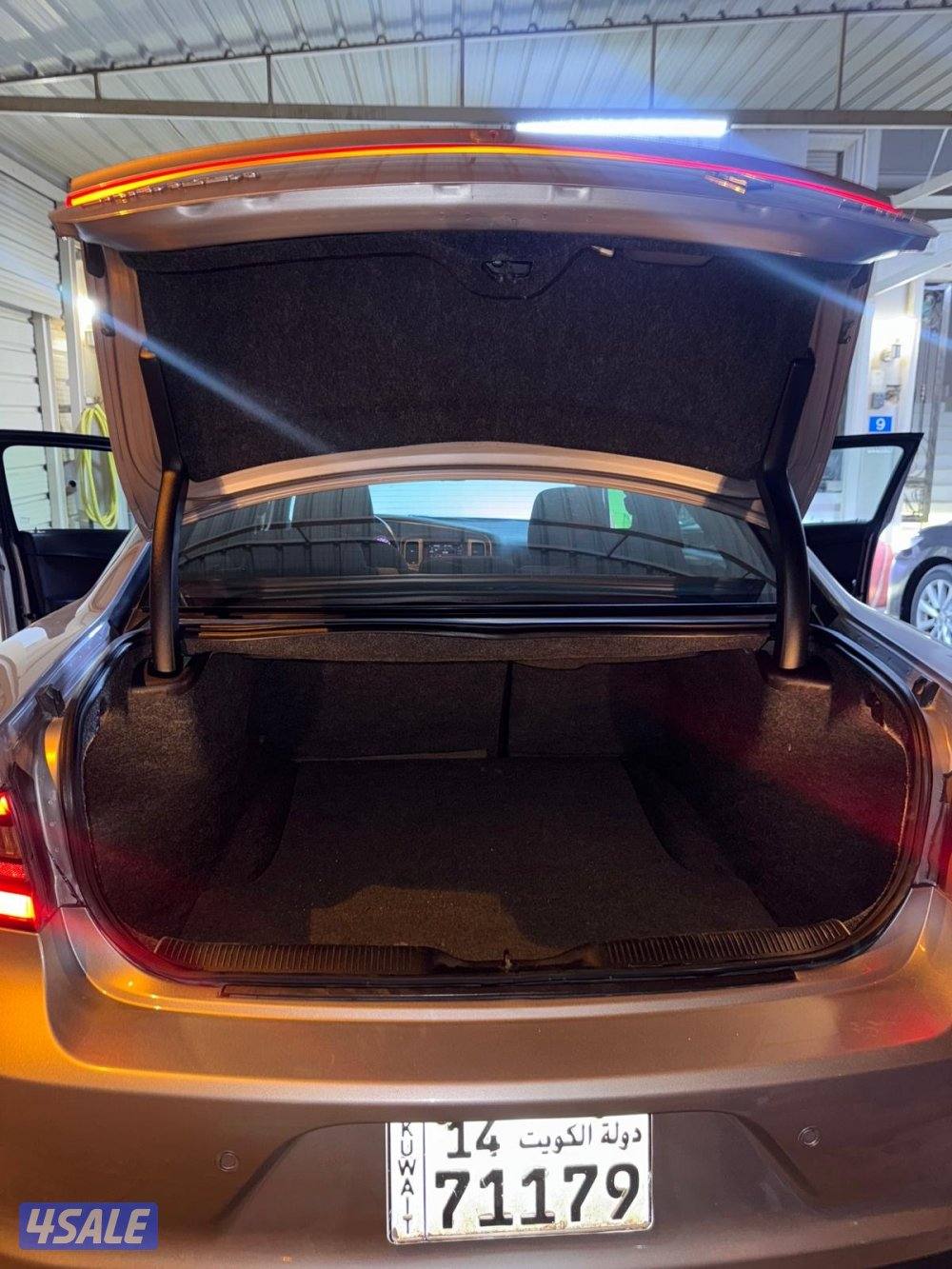 للبيع شارجر 20184