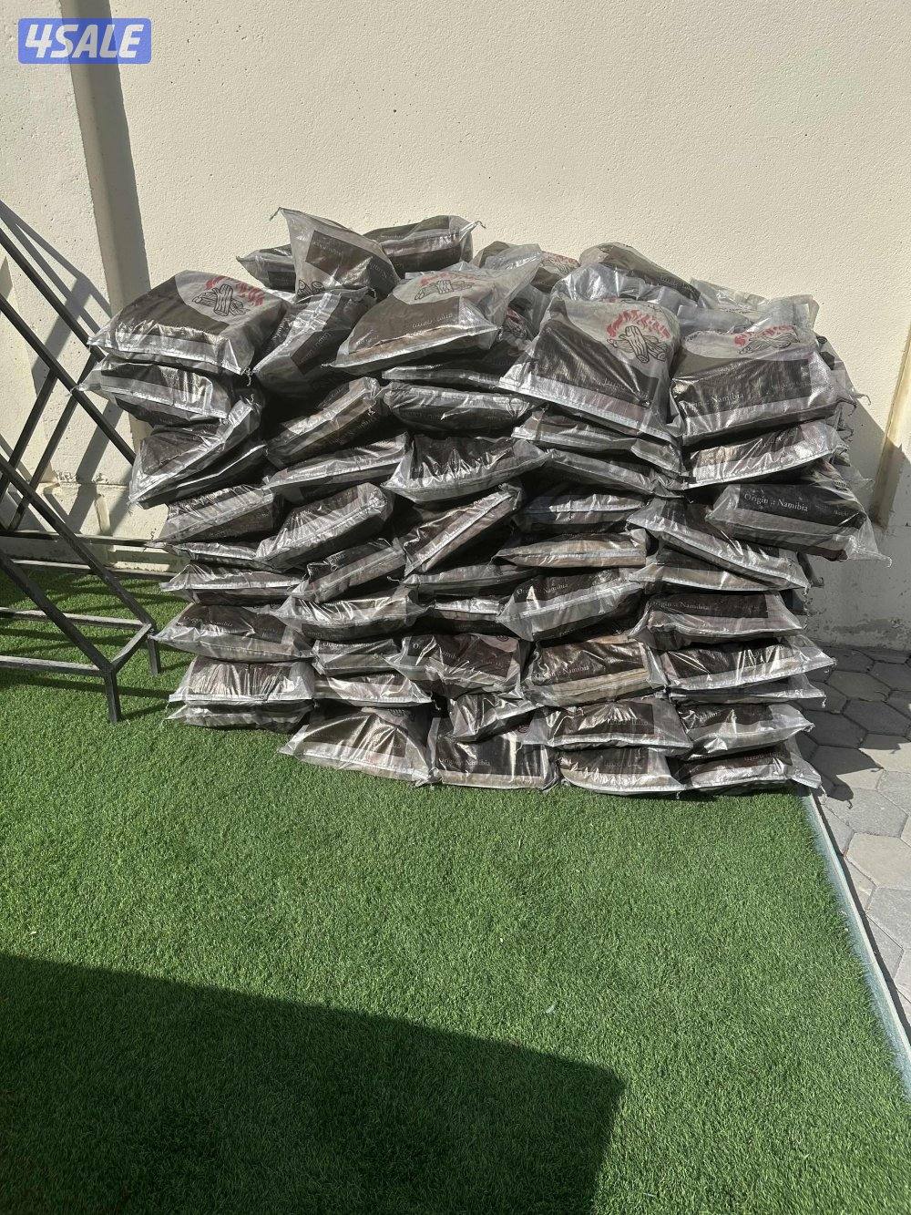 يوجد حطب سمر وحطب زيتون وفحم افريقى البقره وفحم سداسى كرتون شرط الجوده10