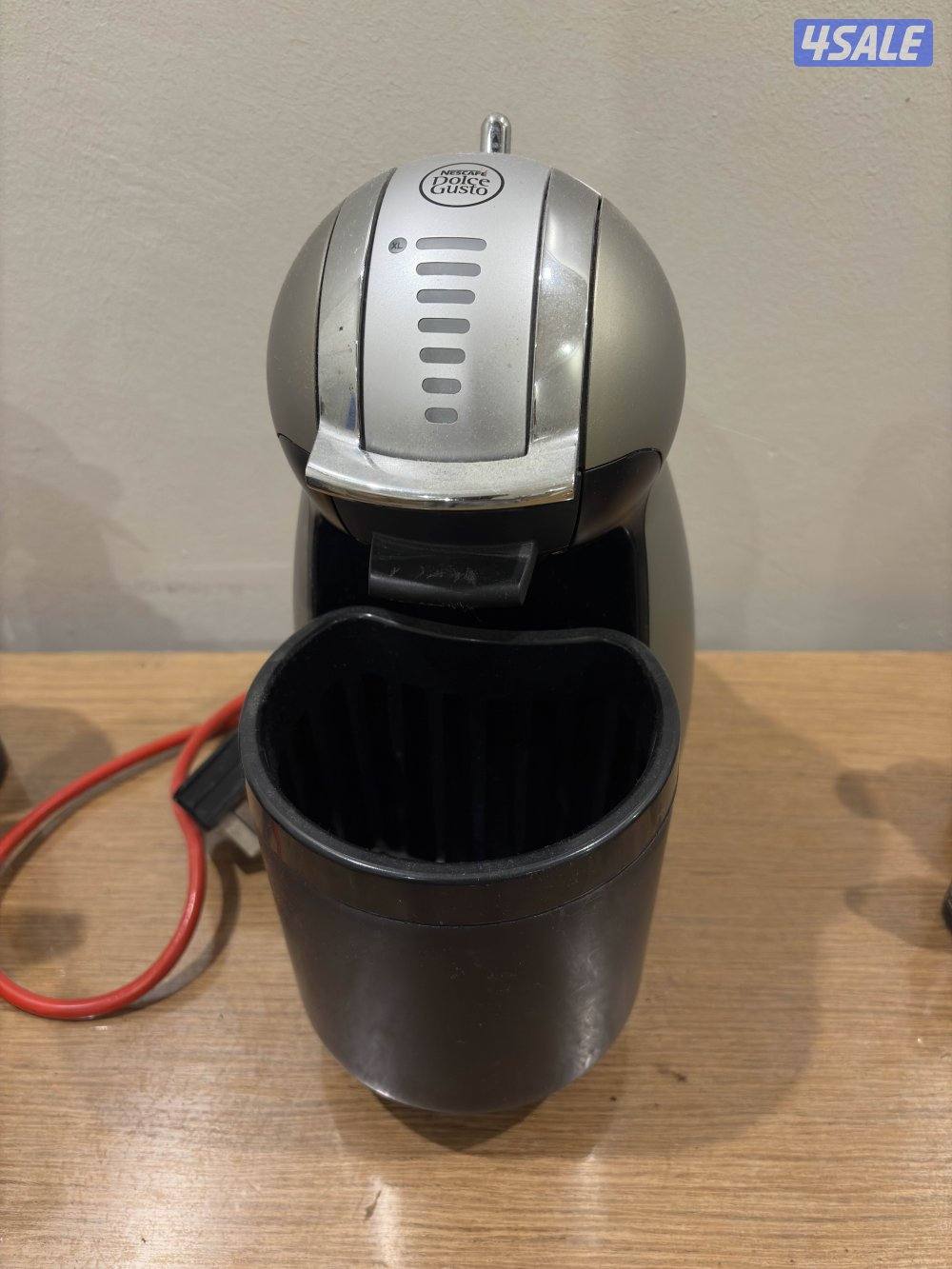 ماكينة Dolce Gusto بييعة سريعة شاريها بخمسين دينار0