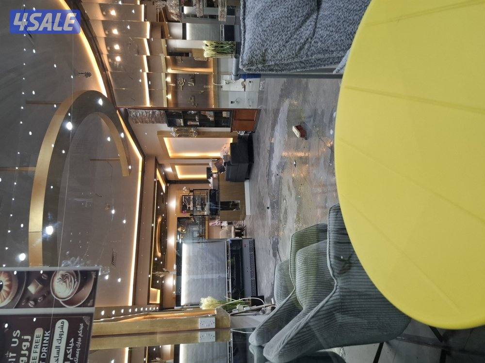 للبيع للمقيمين او مواطنين كوفي شوب في السالميه شارع سالم المبارك مساحة4