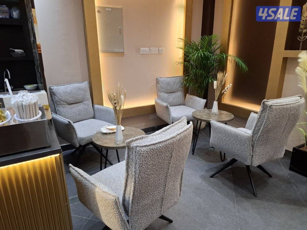 للبيع للمقيمين او مواطنين كوفي شوب في السالميه شارع سالم المبارك مساحة9