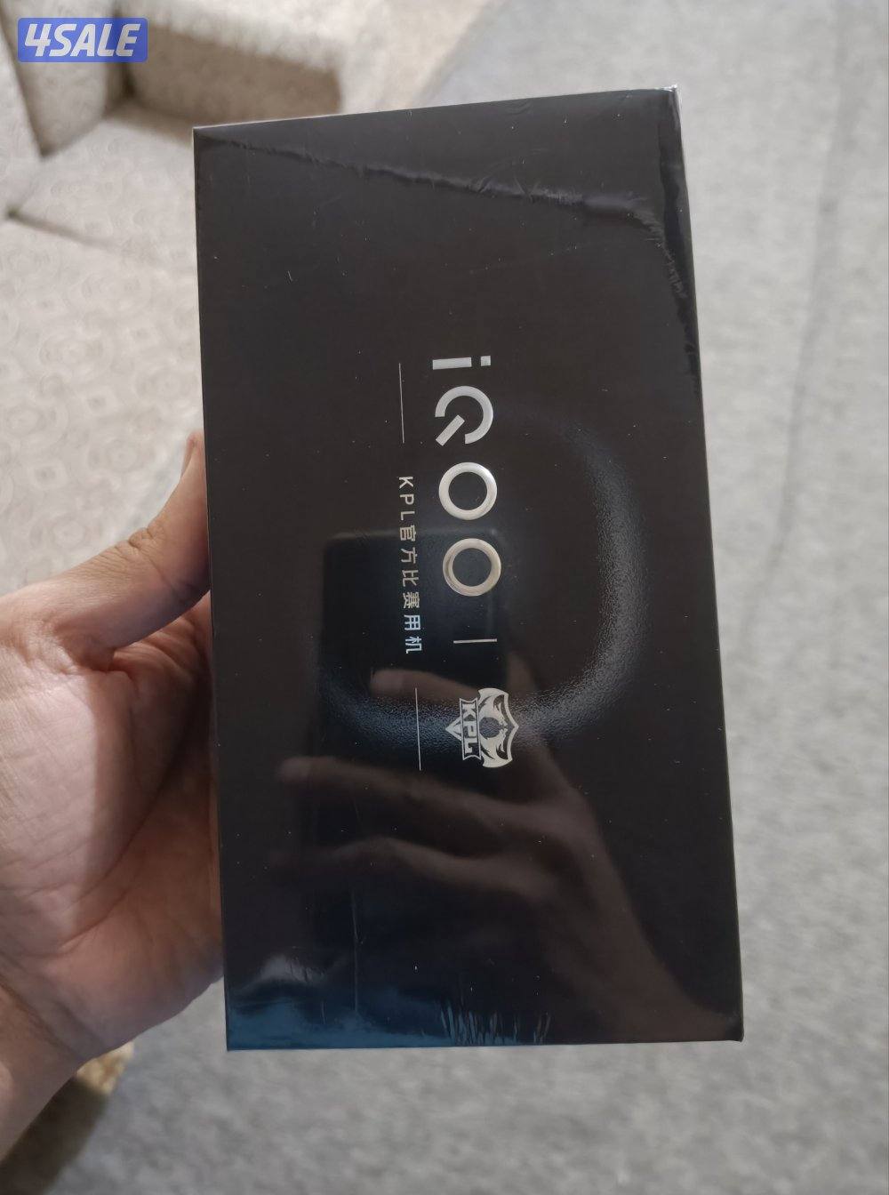 Brand New IQOO 15 CN Version 512GB+16GB0