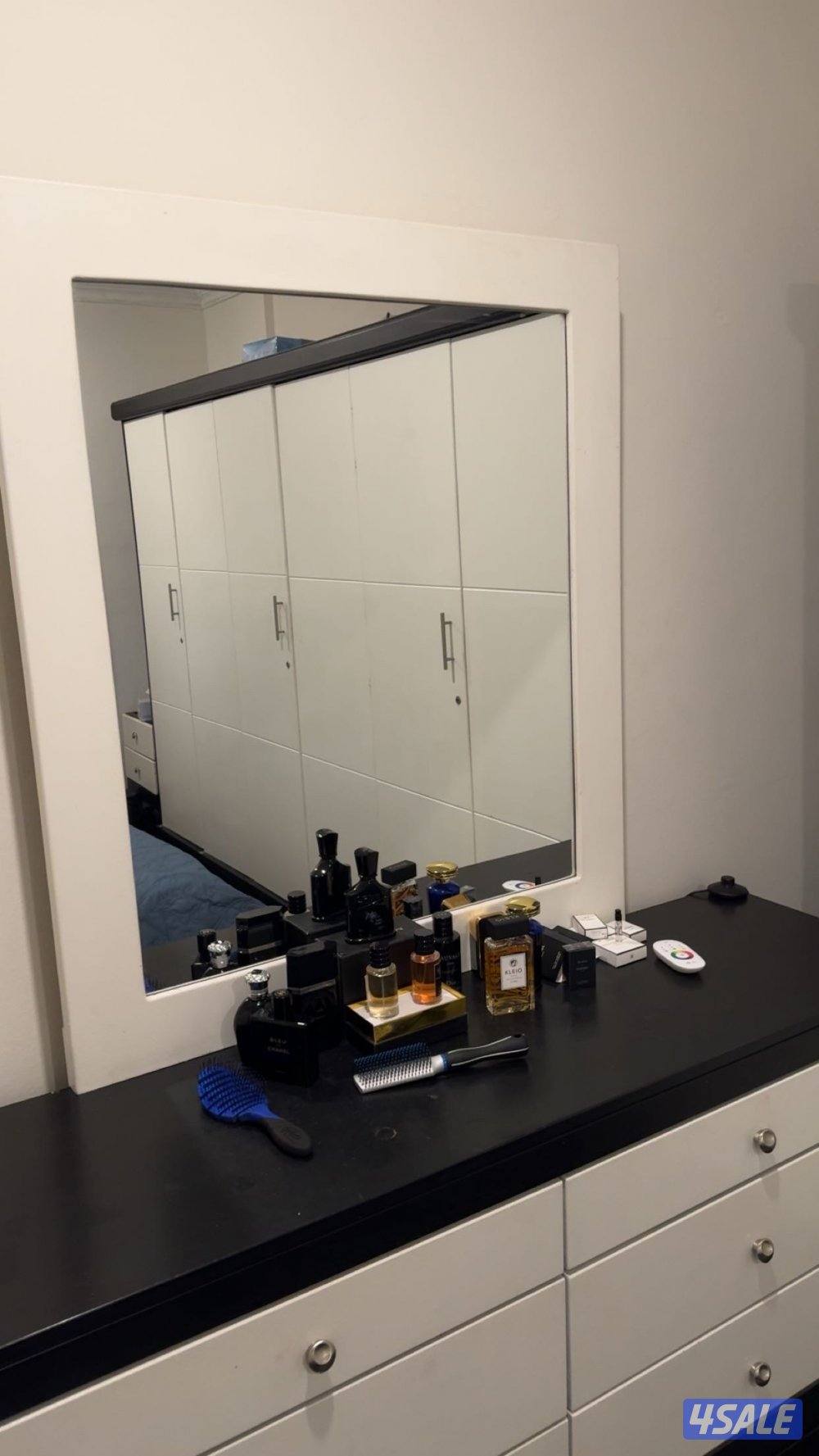 شقه غرفه وصاله مجهزه بالكامل سماعه وروز فبلر شغل متعوب عليه الخلو9004