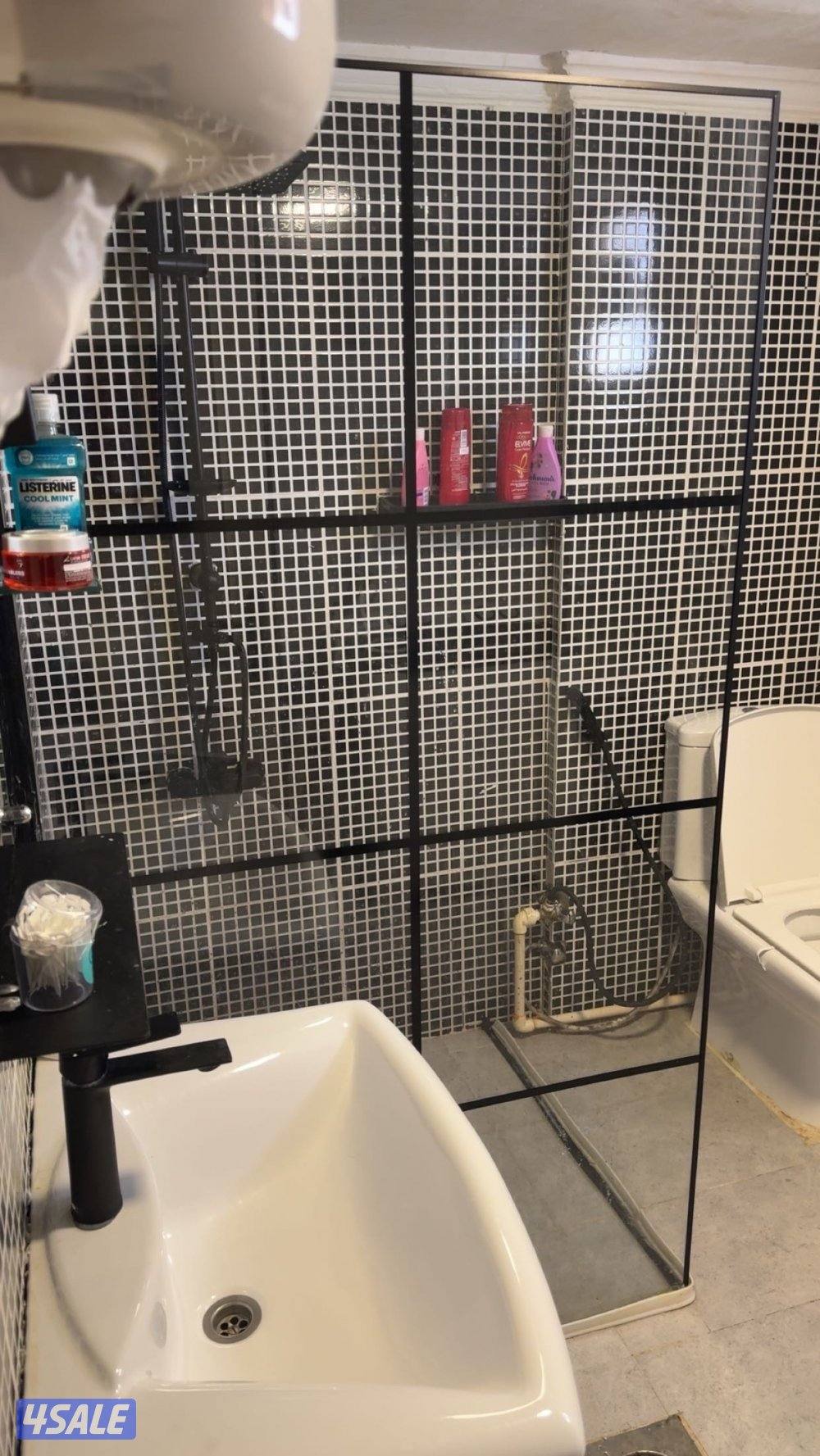 شقه غرفه وصاله مجهزه بالكامل سماعه وروز فبلر شغل متعوب عليه الخلو9006