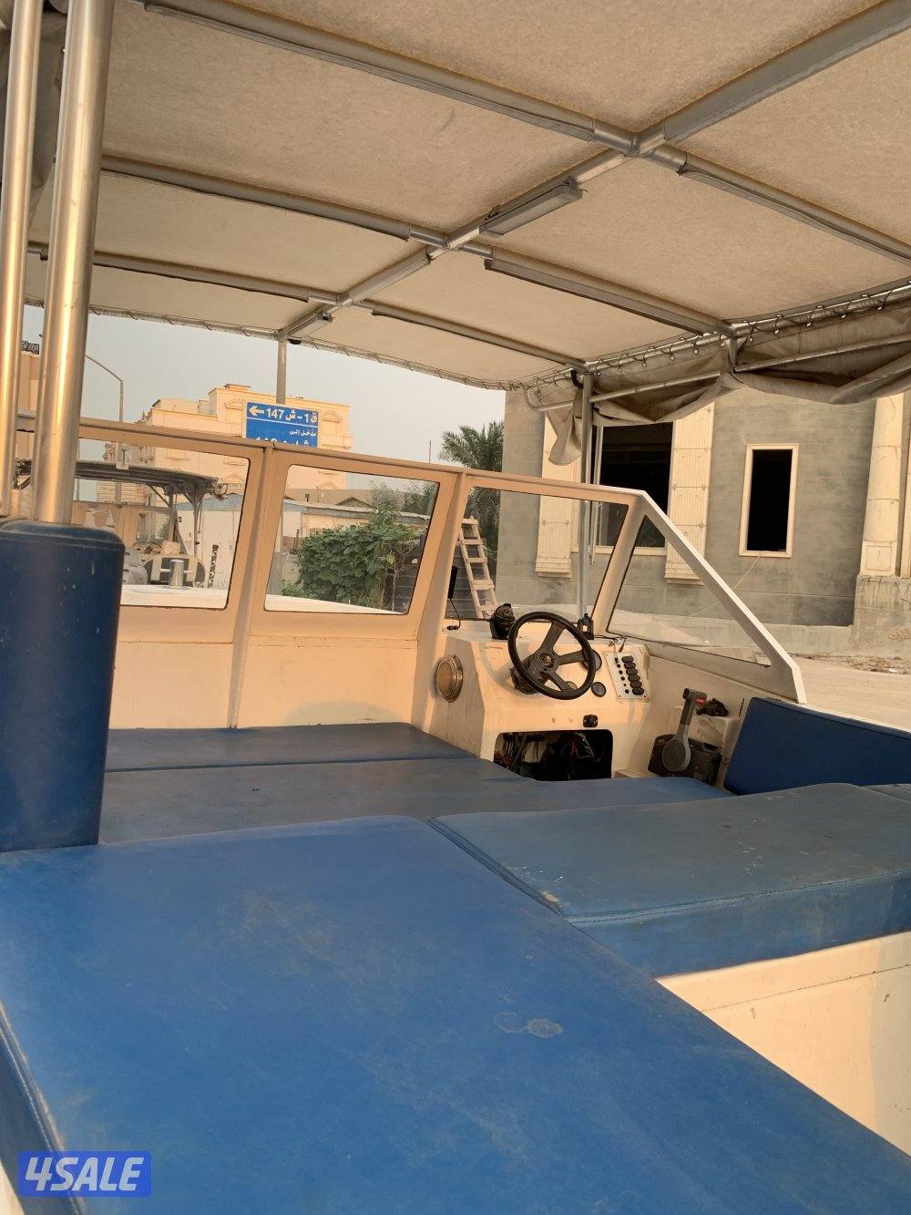 للبيع عماني 20 قدم مكينه 2005