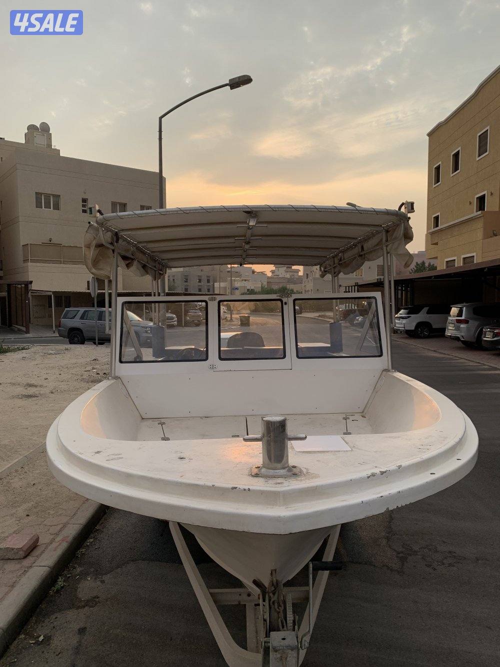 للبيع عماني 20 قدم مكينه 2006