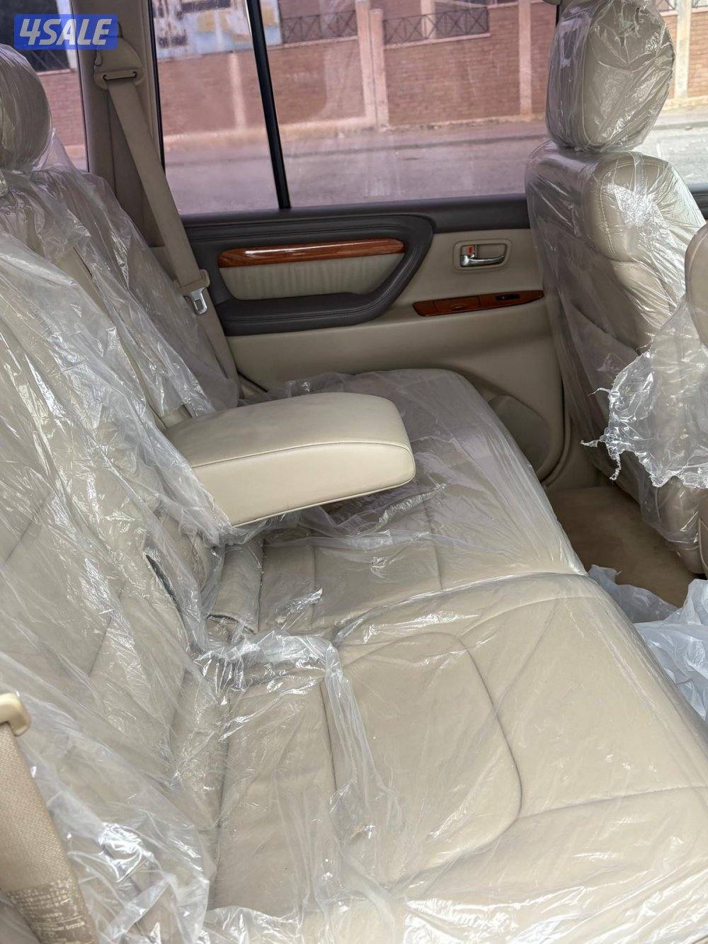 للبيع جيب لكزس موديل ٢٠٠٣ عداد١٠٠ شرط الفحص1