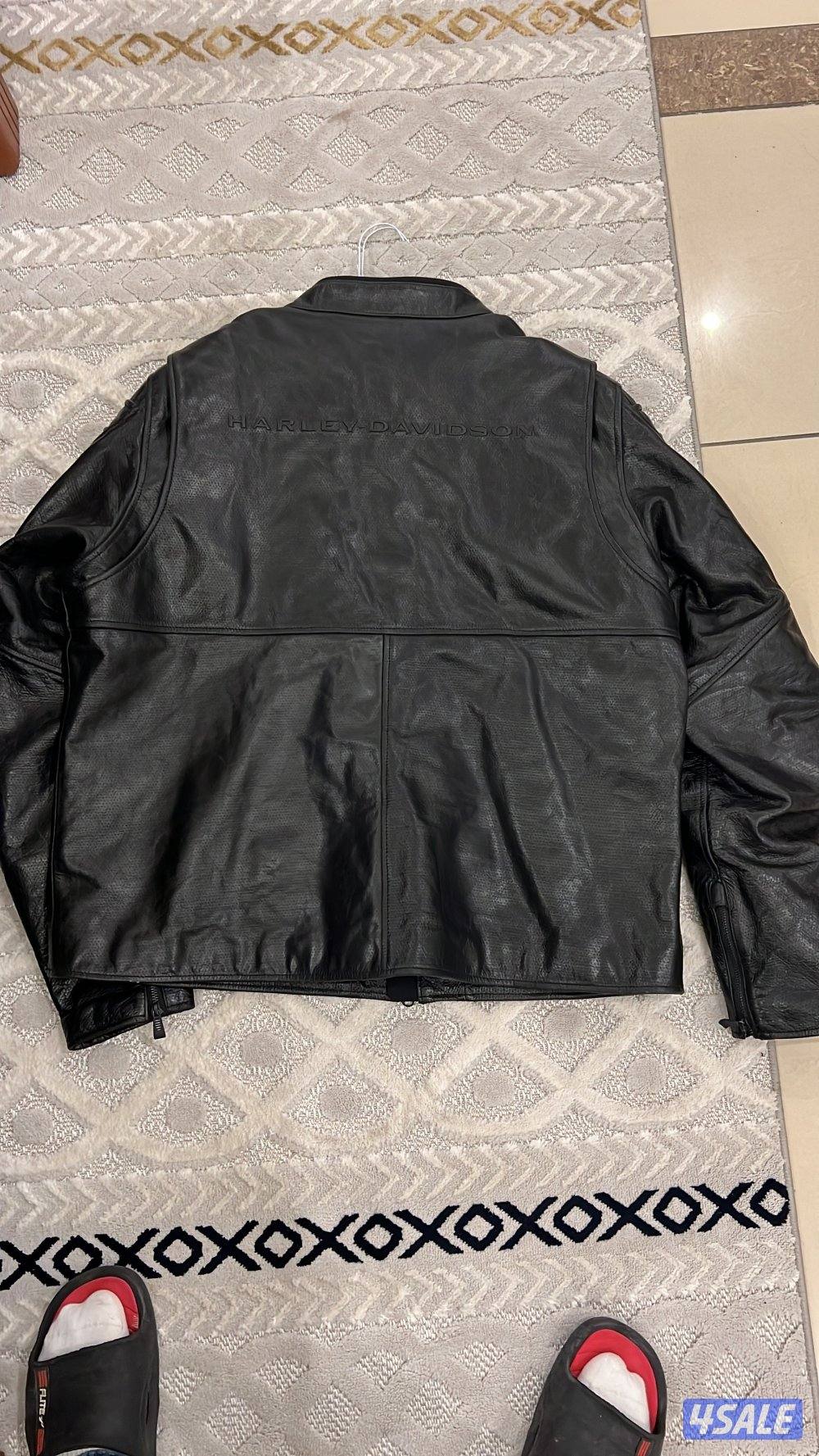 خوذ بحاله ممتاز جاكيت هارلي اصلي بحاله ممتازه4
