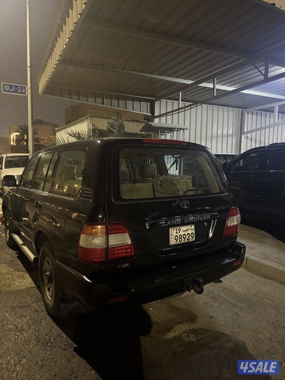لاندكروزر شرط الفحص شاصي ومكينه الموتر ماشي 200الف الموتر جامد0