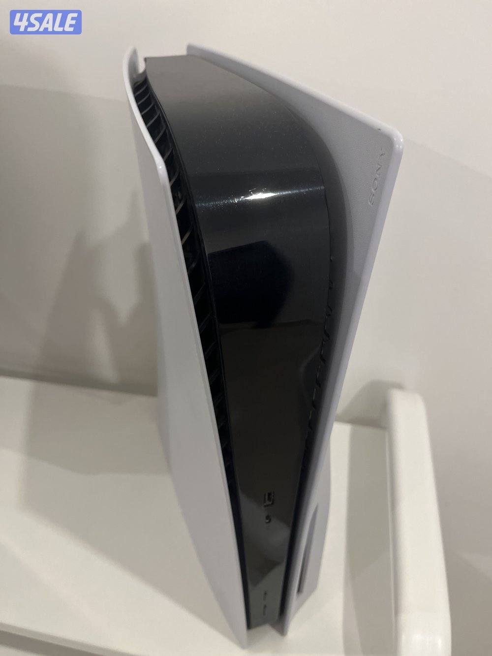 PS5 للبيع ستاندر (يبلع CD) حاله ممتازه2