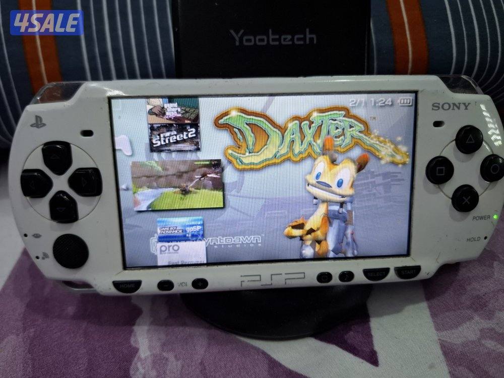 PSP SLIM P2000 WHITE/BLACK COLOR 4GB SD CARD 35GAMES6