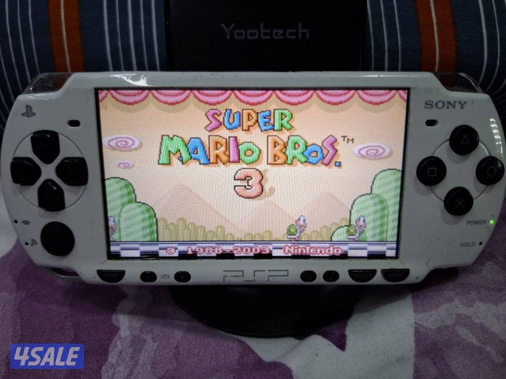 PSP SLIM P2000 WHITE/BLACK COLOR 4GB SD CARD 35GAMES8