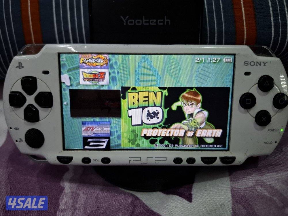 PSP SLIM P2000 WHITE/BLACK COLOR 4GB SD CARD 35GAMES9