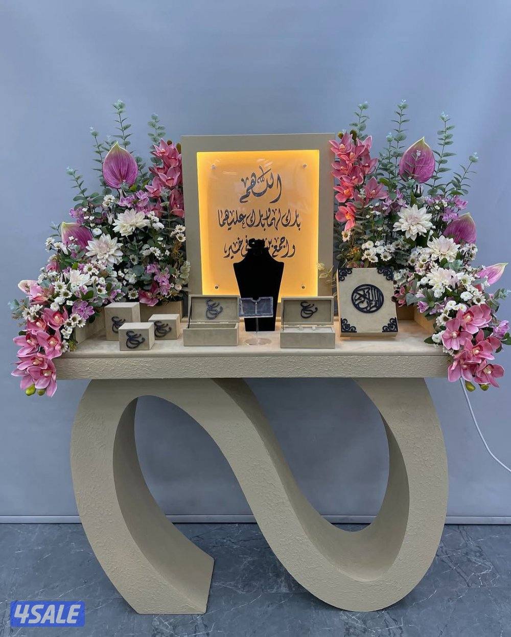 للبيع مشروع كامل معرض ورد وهداياسوق مركزي + مصنع خشبيات واكريليك6