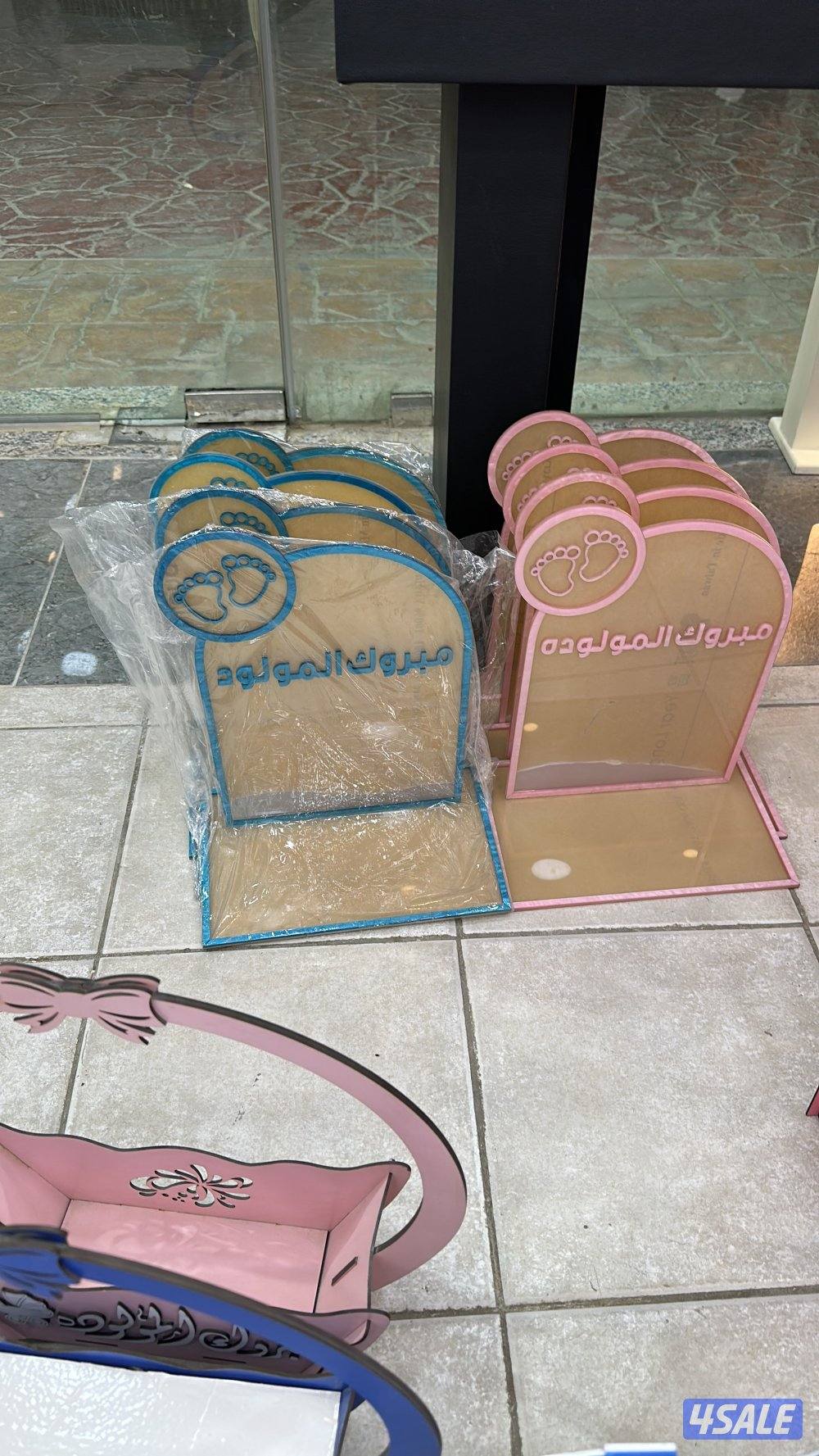 للبيع مشروع كامل معرض ورد وهداياسوق مركزي + مصنع خشبيات واكريليك10