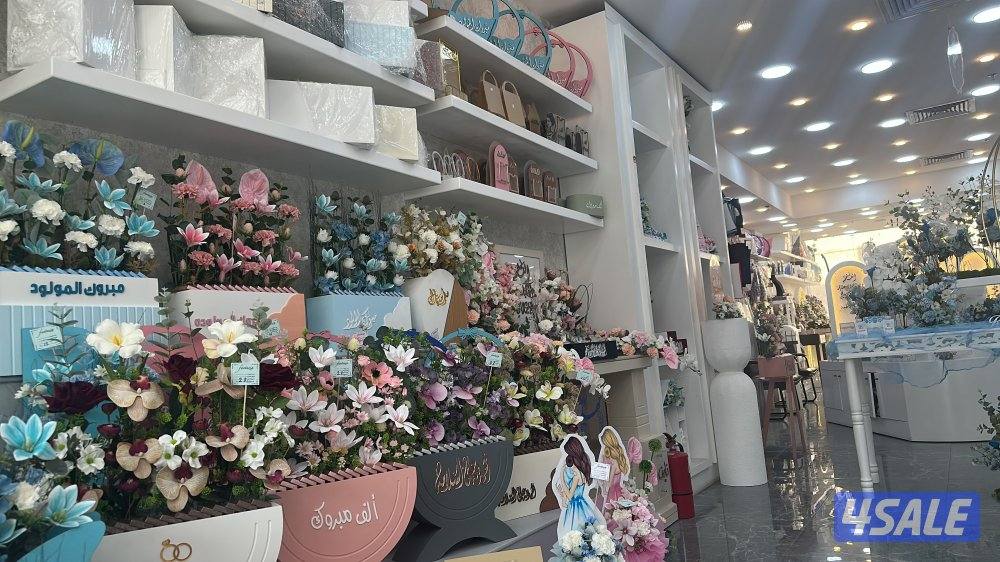 للبيع مشروع كامل معرض ورد وهداياسوق مركزي + مصنع خشبيات واكريليك9