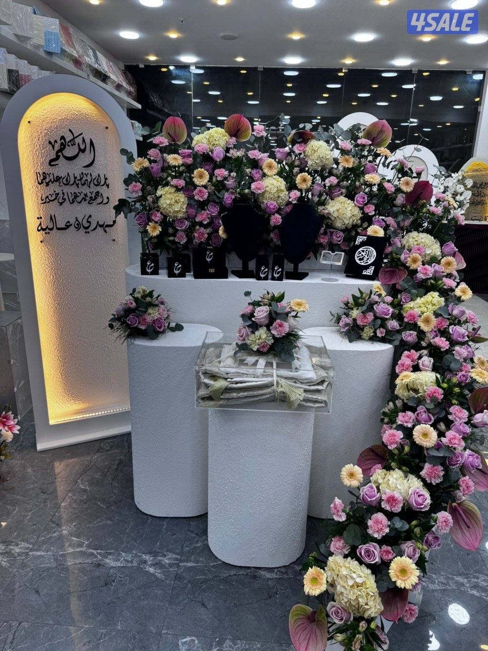 للبيع مشروع كامل معرض ورد وهداياسوق مركزي + مصنع خشبيات واكريليك11