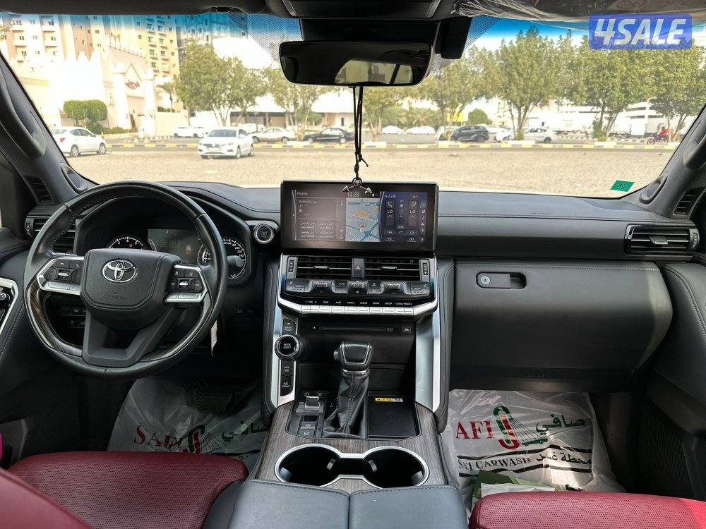 للبيع لاند كروز VXR/2023 ممشى 15 الف حالة نادرة4