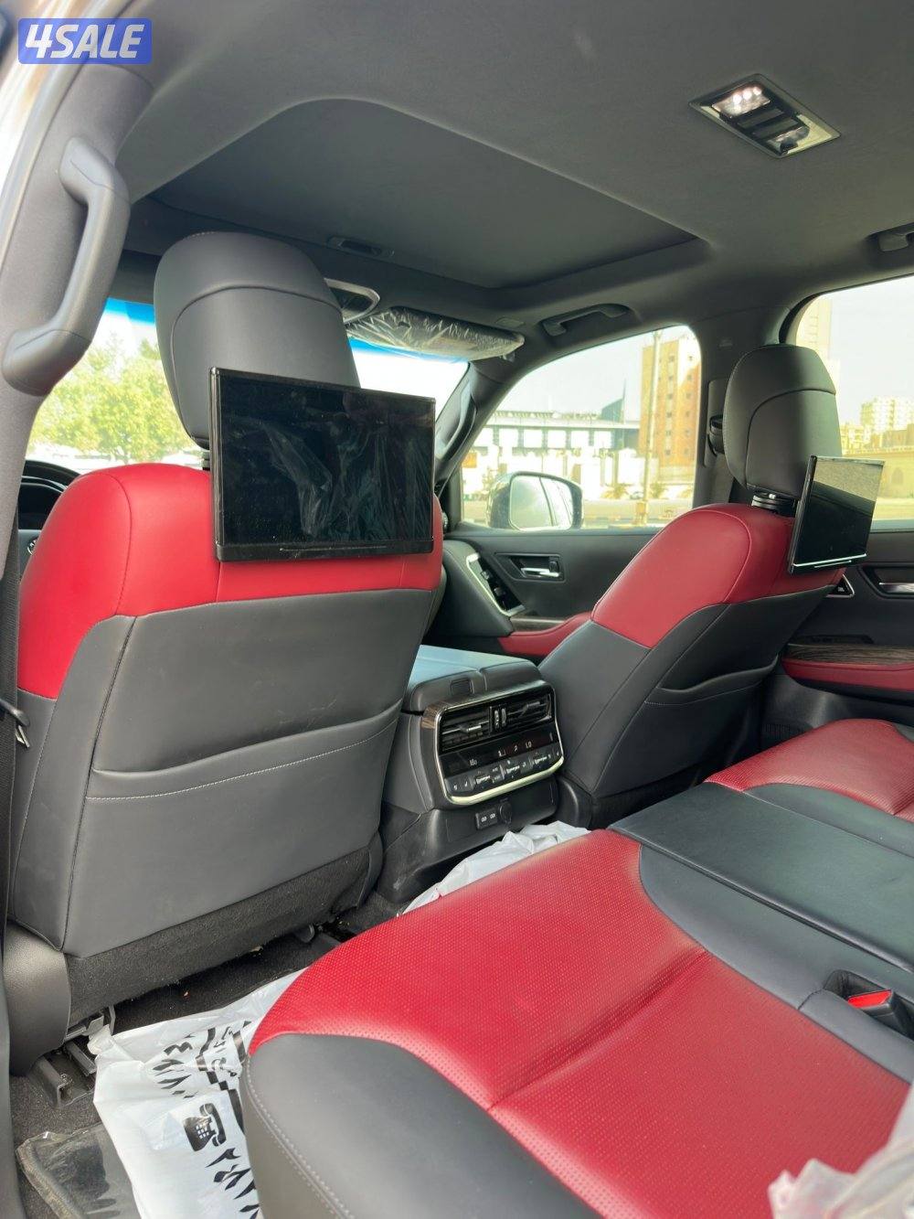 للبيع لاند كروز VXR/2023 ممشى 15 الف حالة نادرة9