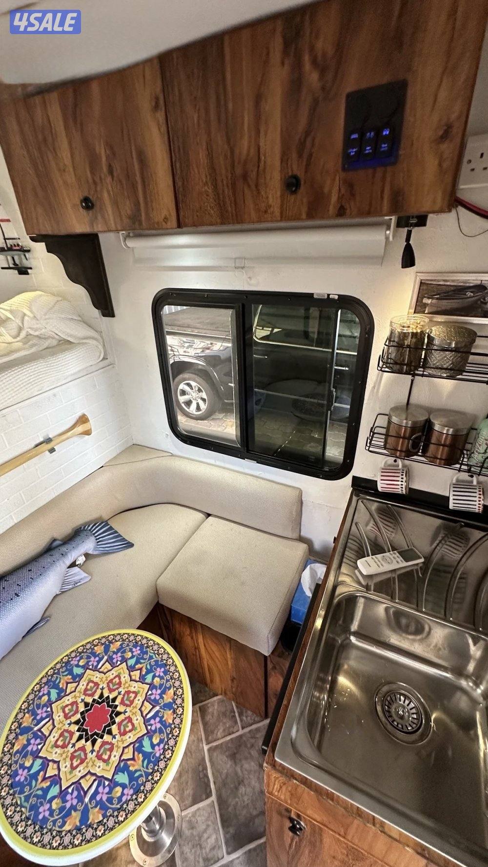 للبيع كامبر مع وانيت فورد 2506