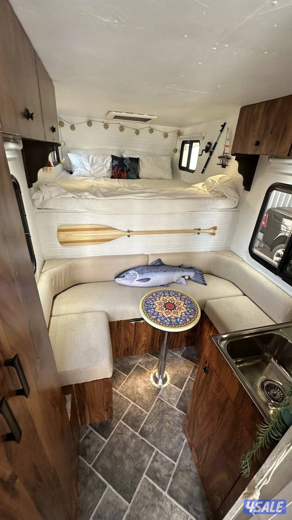 للبيع كامبر مع وانيت فورد 25010