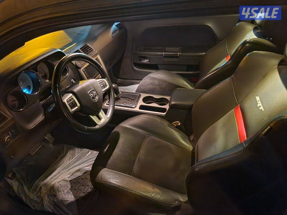 للبيع تشالنجر srt8 6.4 ماشي 2356