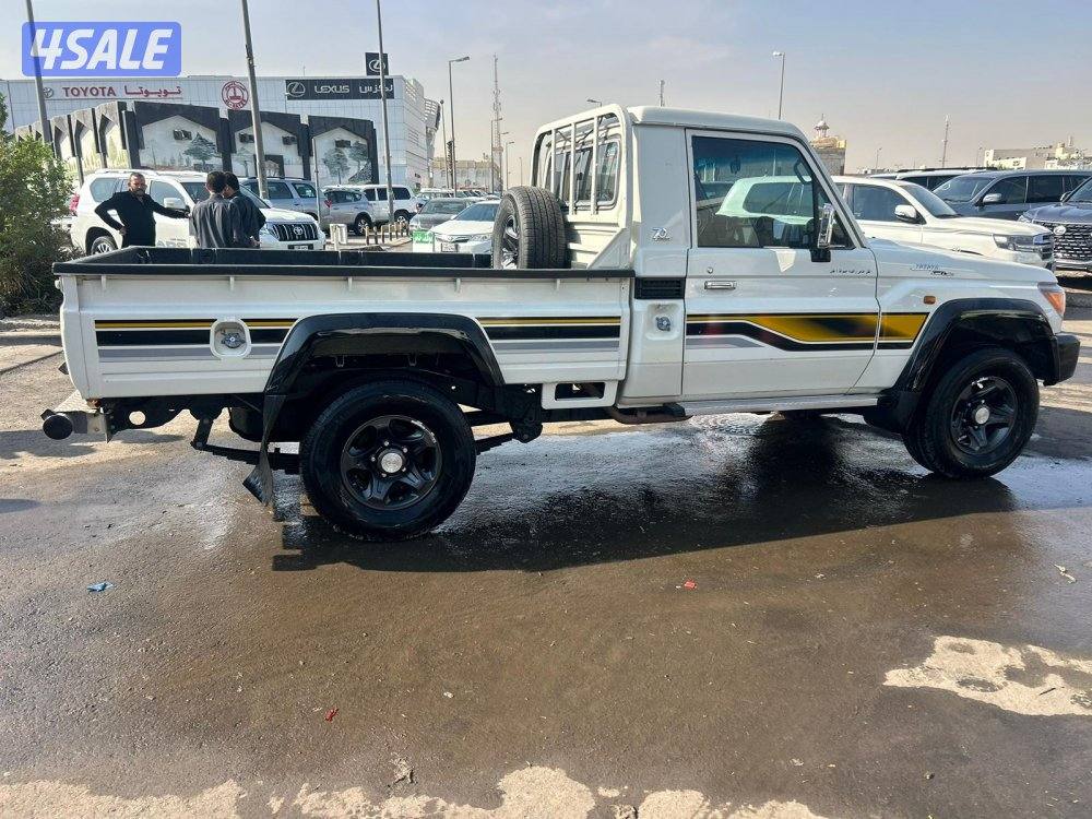 تويوتا لاند كروزر شاص LX .V6 موديل 20223