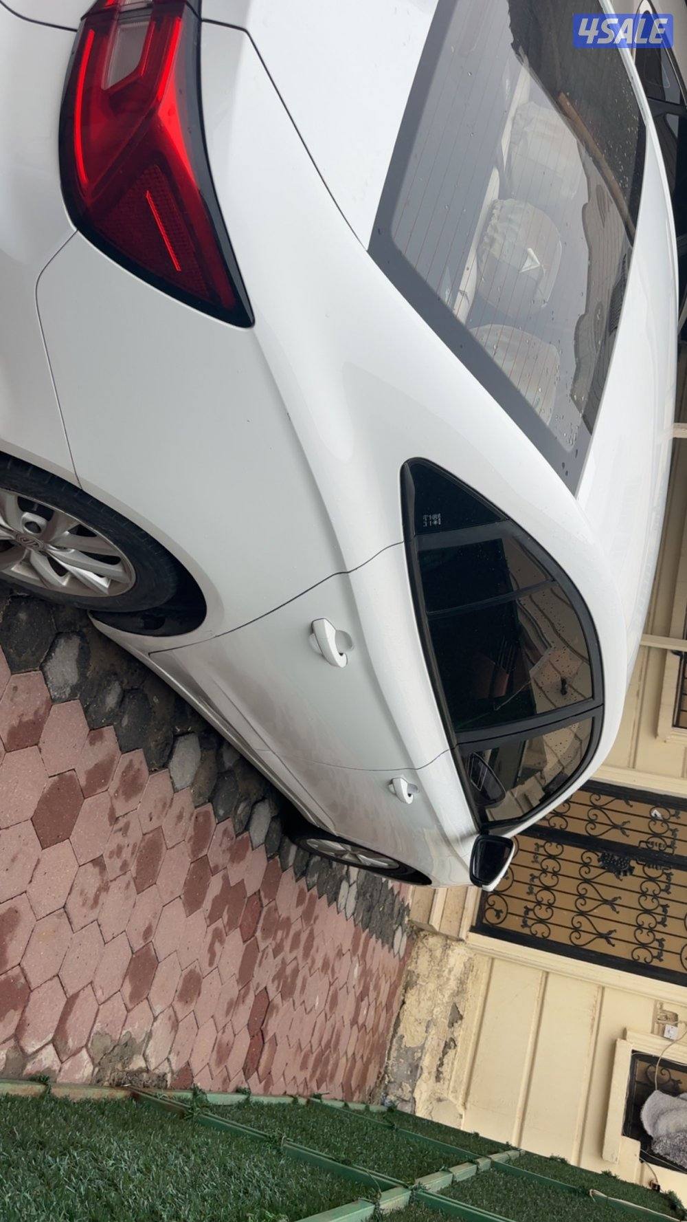 MG5 موديل 2022 ماشي 97 تحت كفاله صبغ بابين خلفي فقط2