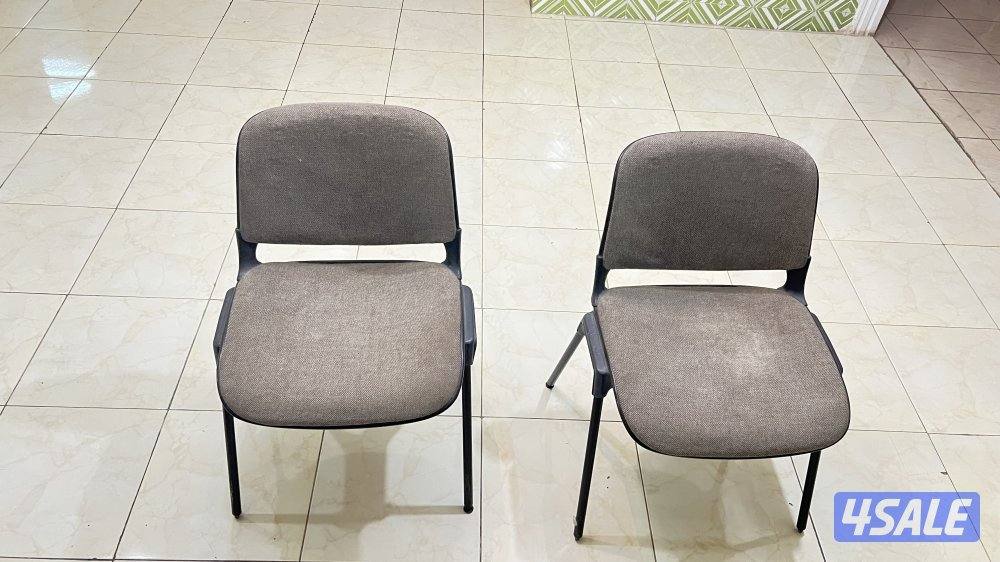 للبيع ٣ كراسي الحاله ممتازه جداً وكرسي طوالي0