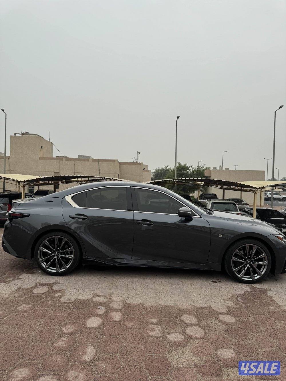 لكزس is350 F sport ماشي ١٥ فقط !!!0