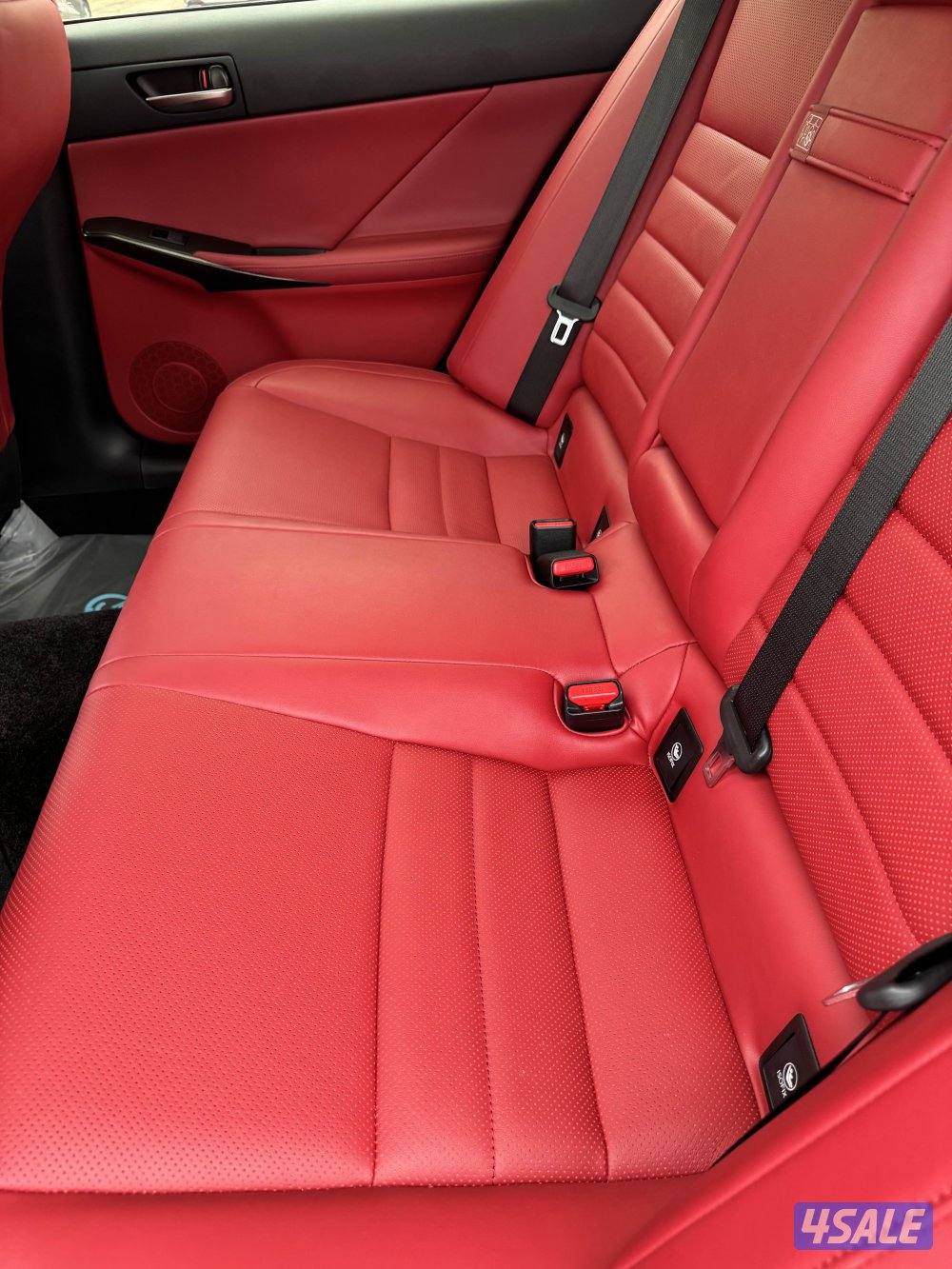 لكزس is350 F sport ماشي ١٥ فقط !!!8