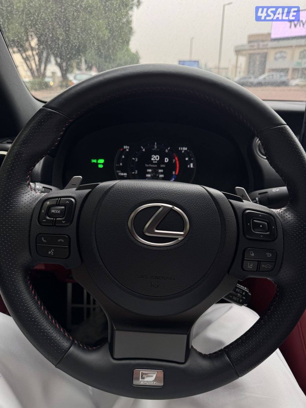 لكزس is350 F sport ماشي ١٥ فقط !!!10