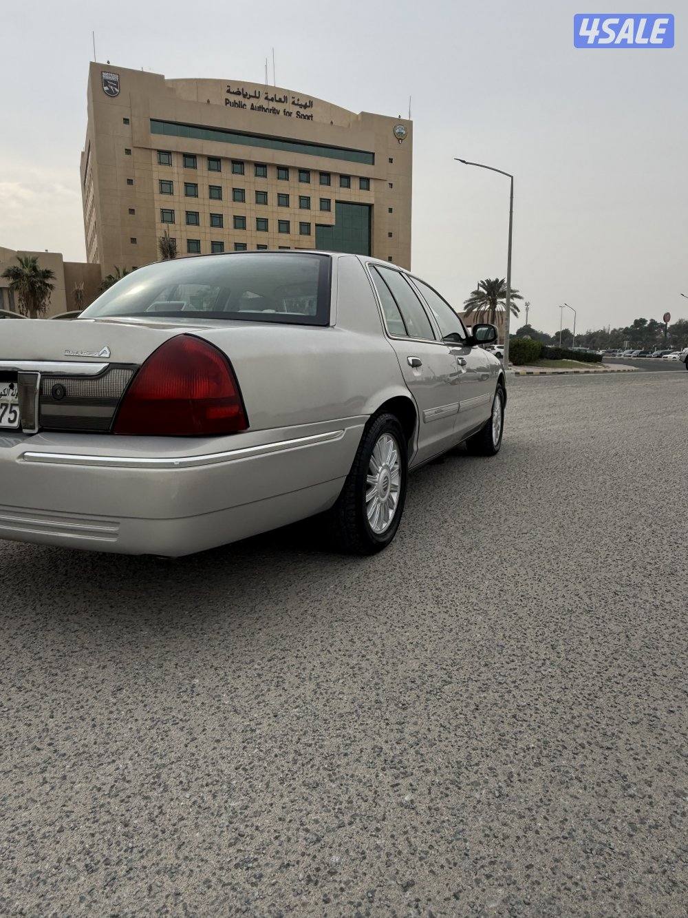 للبيع فورد موديل 2010 شرط الفحص5