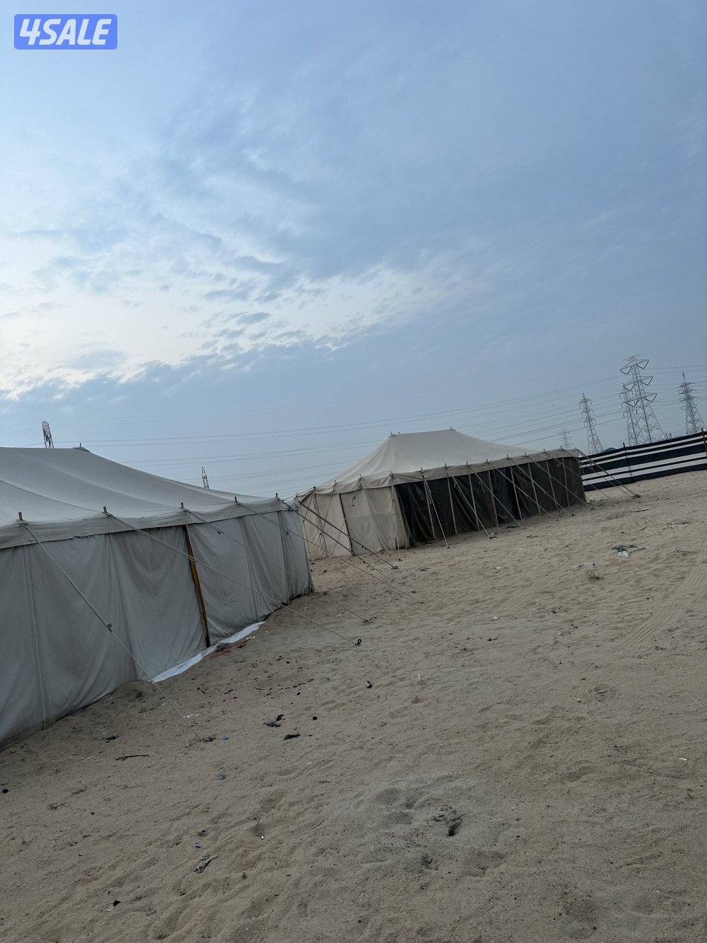 مخيم للبيع عباره عن خيمتين وحمام وذرا مفروش وتمديد كهرباء وماطور1