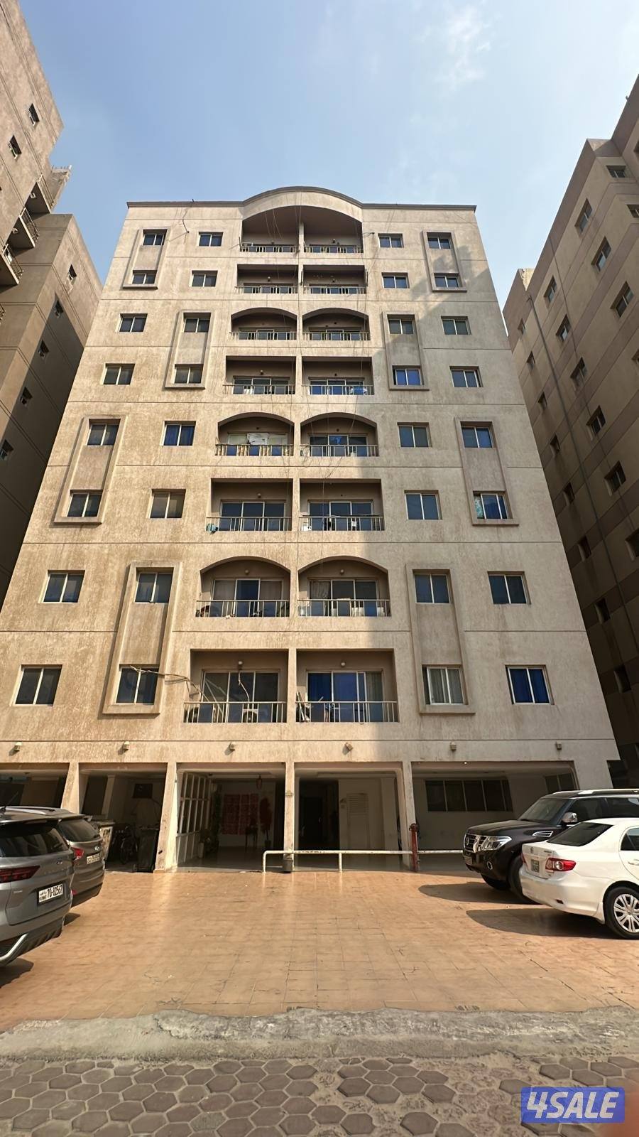 للبيع شقه لقطه في حولي1