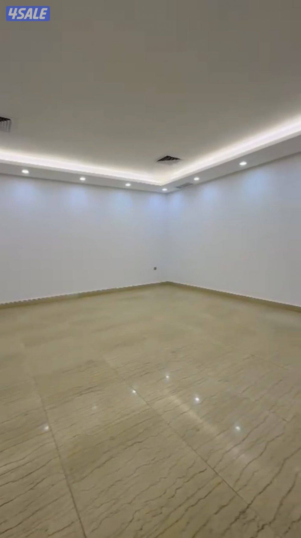 للايجار دور ارضي الفنيطيس ق70