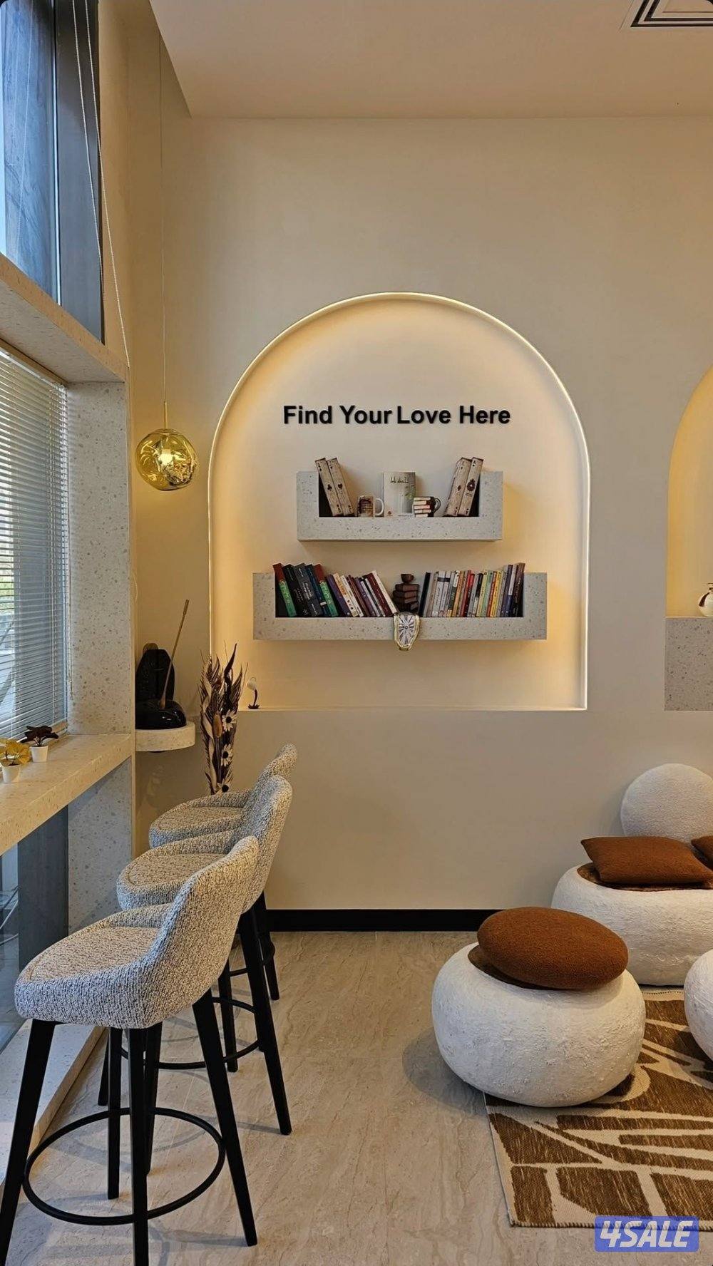 للبيع مطعم وكافية راقي جدا. المهبولة الطريق الساحلي2