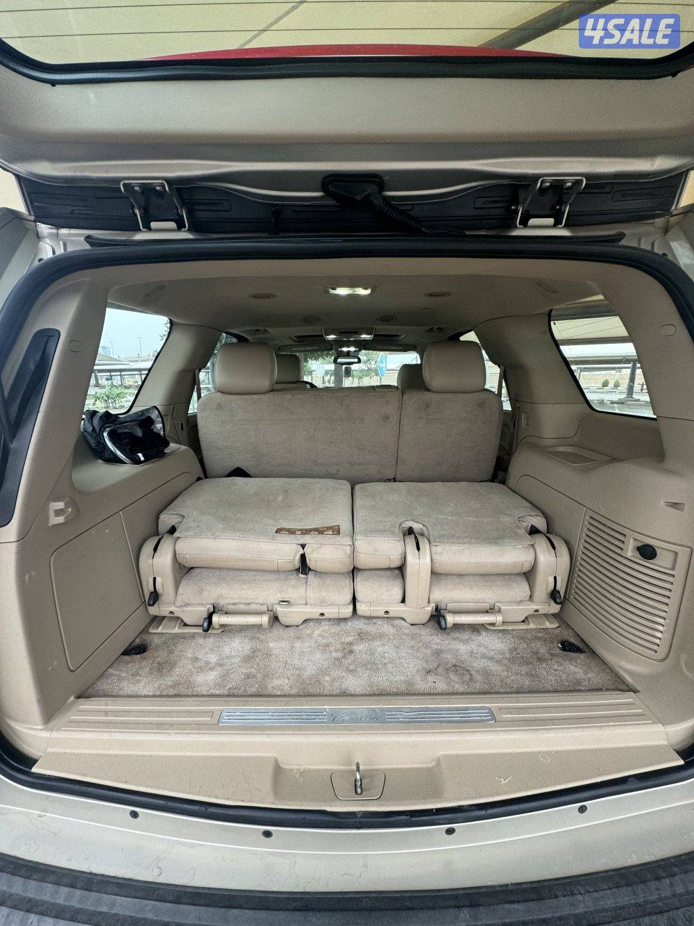 اسكاليد 2012 ذهبي مرفق ورقه الفحص اليوم فاحصه 12/99