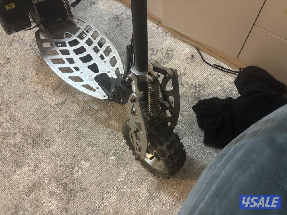 للبيع سكوتر بانزين0