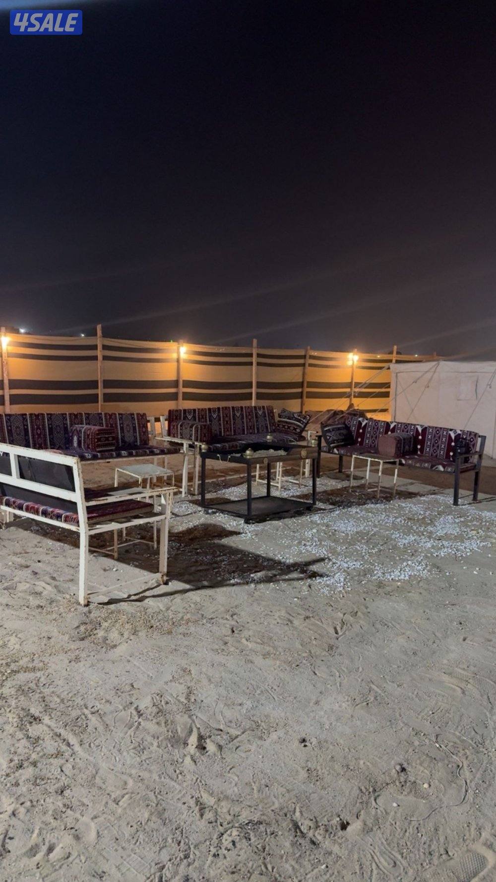 للايجار مخيم مع كرفان خلف اسطبلات الاحمدي متوفر راس السنه10