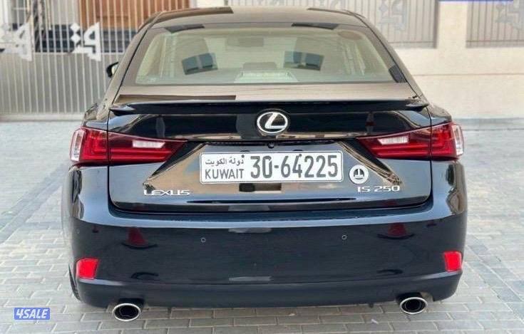 للبيع لكزس is نظيفه جداً وبحاله ممتازه3